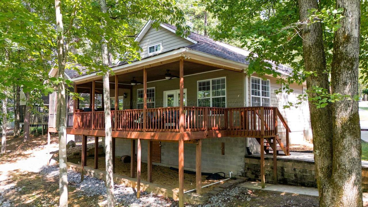 703 Pointe Dr - Photo 1