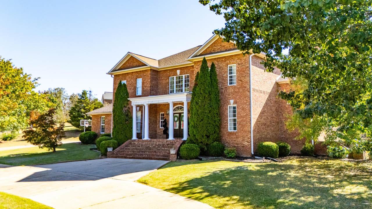 305 Chris Ln - Photo 1