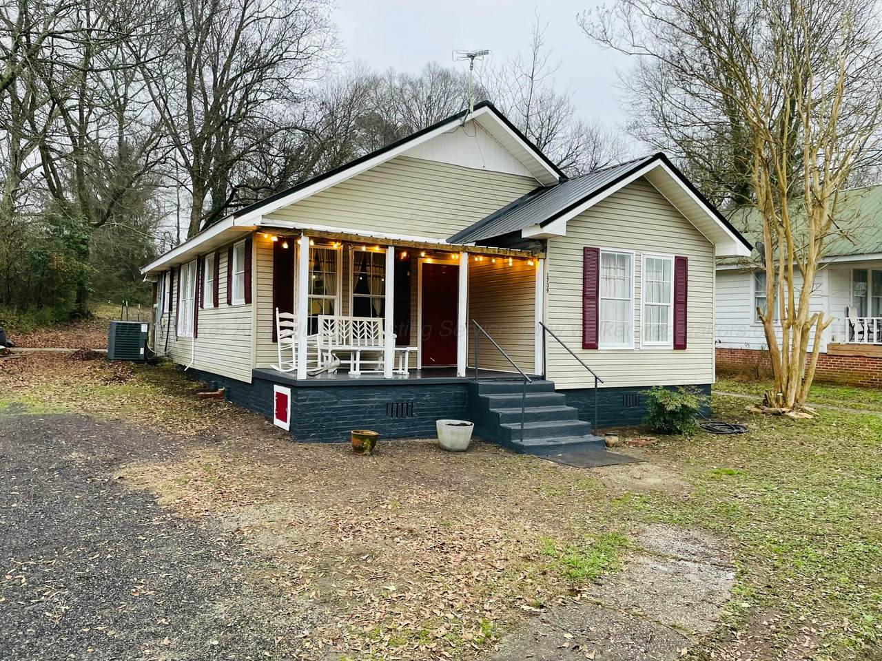 1739 9TH Ave - Photo 1