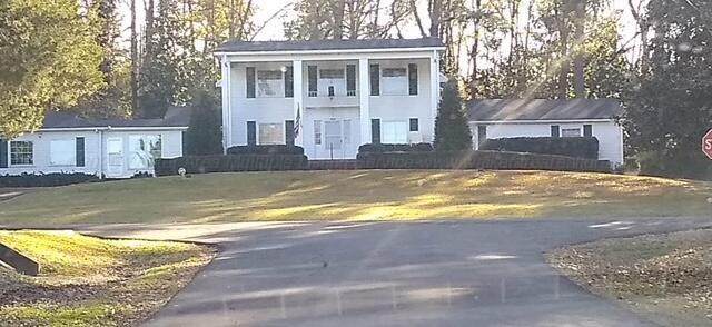 595 Old Kennedy Rd - Photo 1