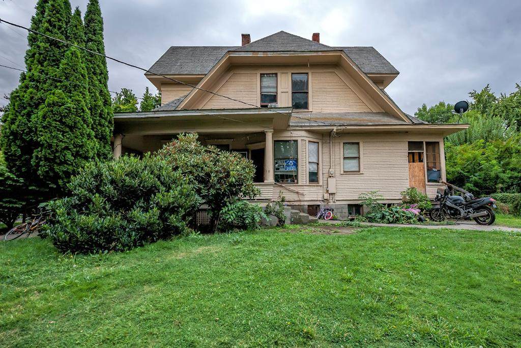 538 Lincoln Street - Photo 1