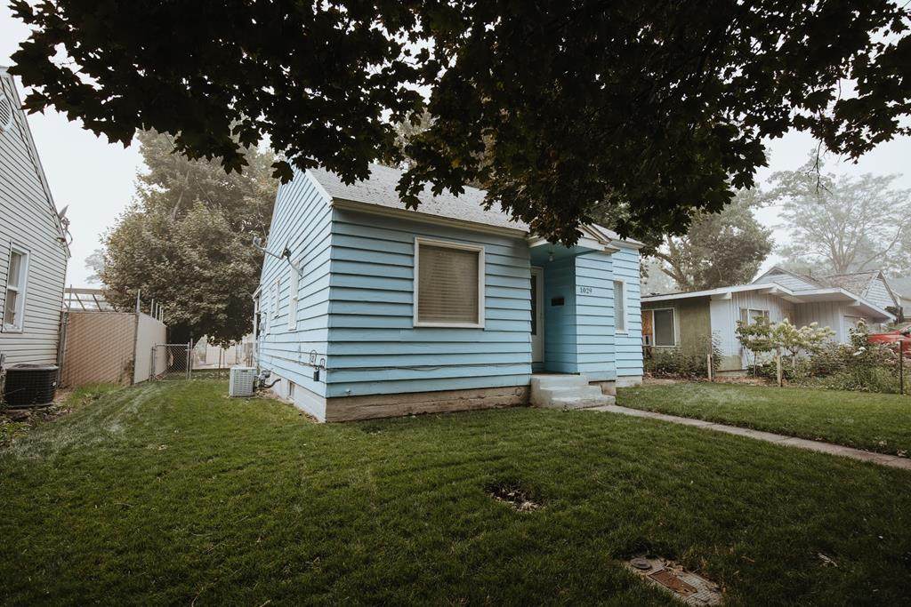 1029 Pomona Street - Photo 1