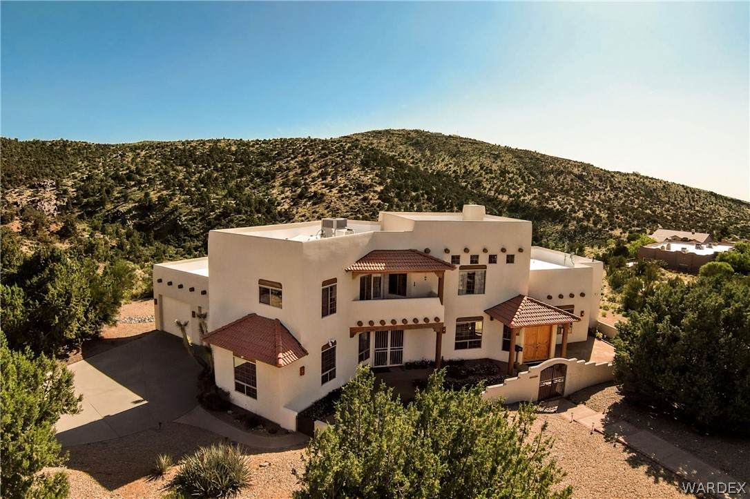 4612 Desert Trail - Photo 1