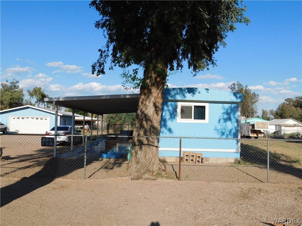 10538 Queens Road - Photo 1