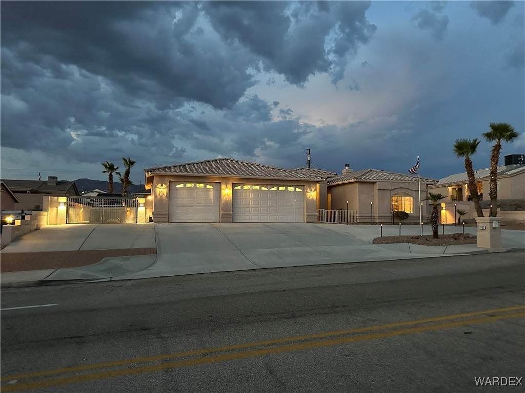 2721 Rainbow Avenue - Photo 1
