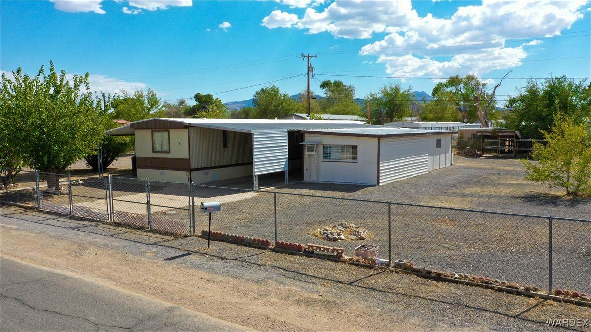 3838 Hearne Avenue - Photo 1