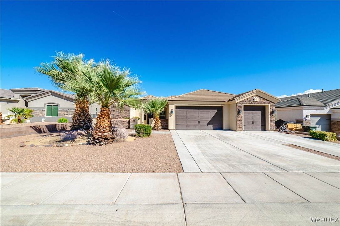 926 Country Club Drive - Photo 1