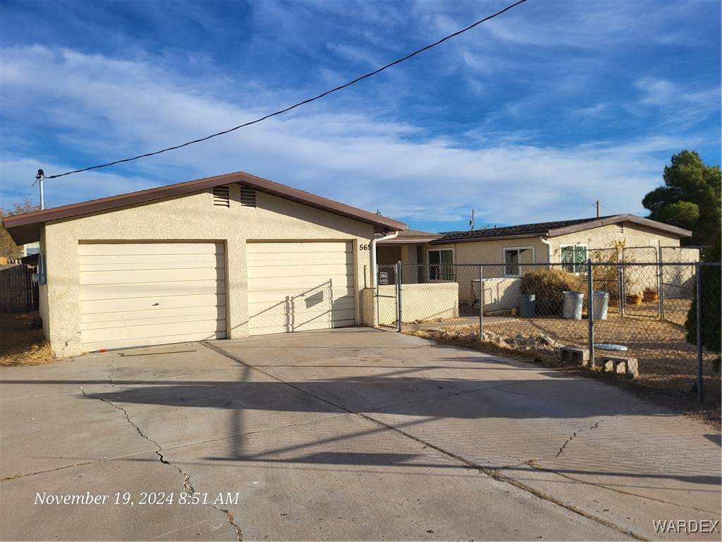 565 Beverly Avenue - Photo 1