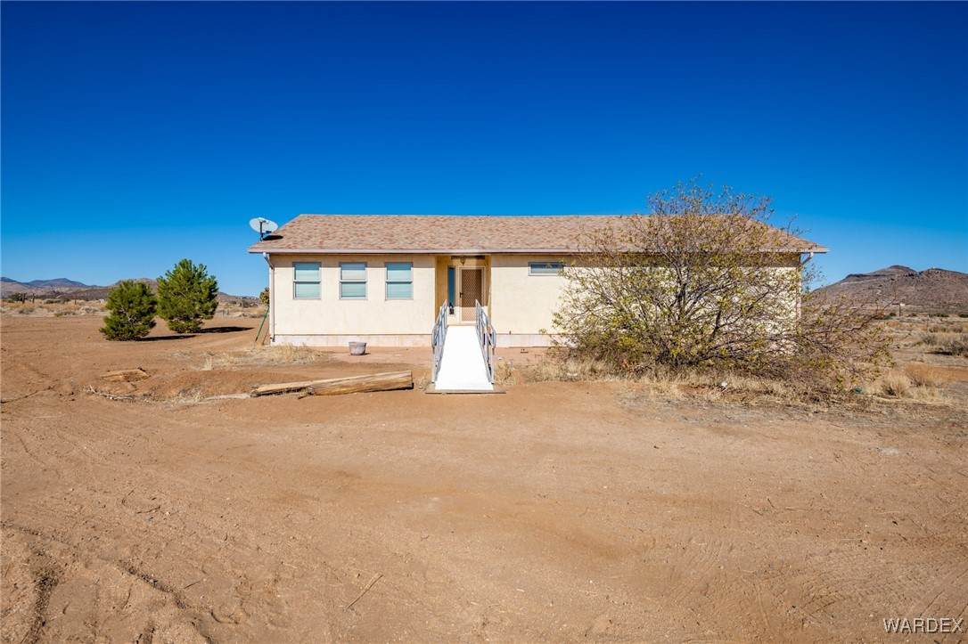 7576 Roby Drive - Photo 1
