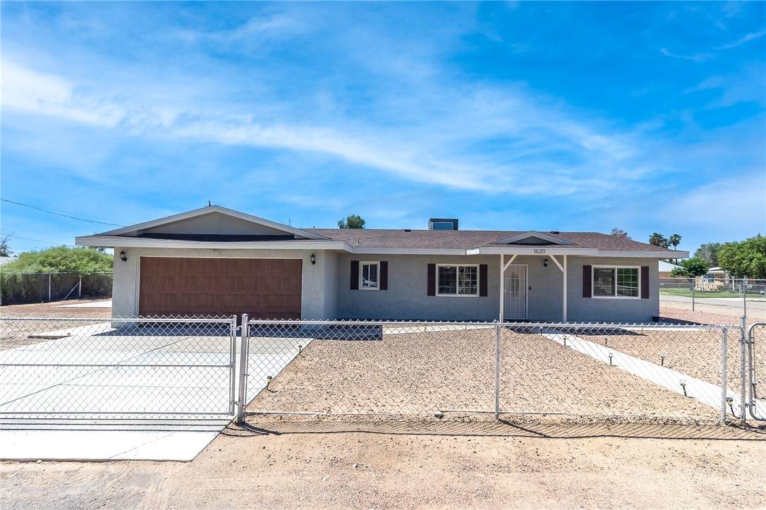 1620 Cottonwood Lane - Photo 1