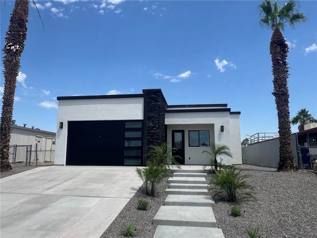 981 Holly Street - Photo 1