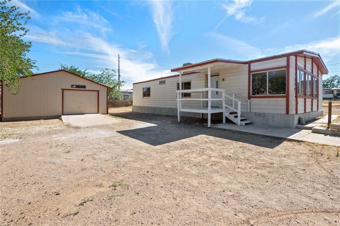 450 Beverly Avenue - Photo 1