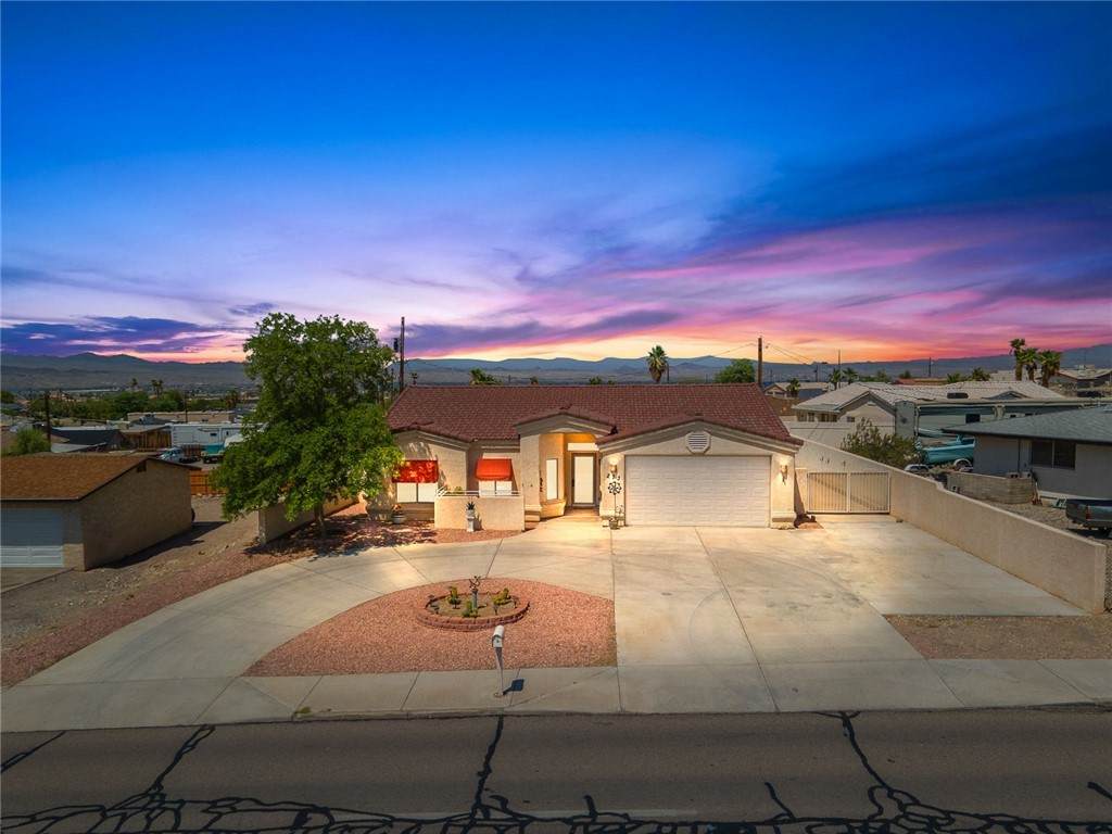 273 Acoma Boulevard - Photo 1
