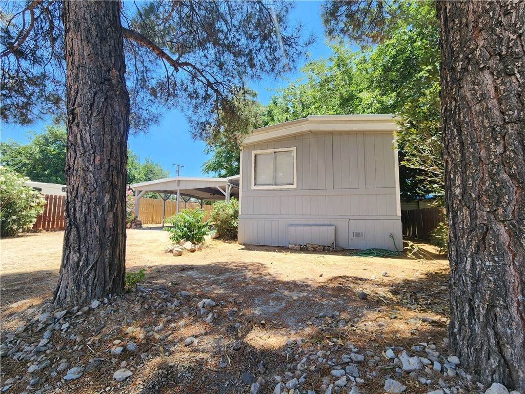 4012 Thompson Avenue - Photo 1
