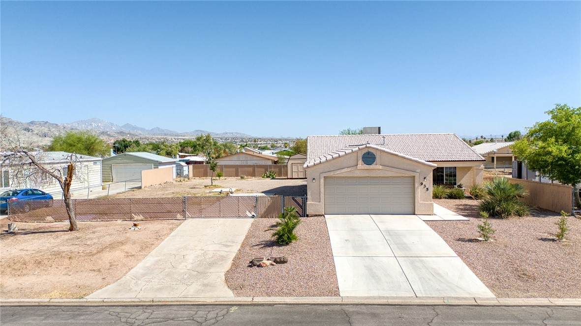 935 Glen Drive - Photo 1