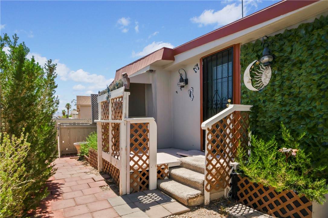 728 Swan Drive - Photo 1