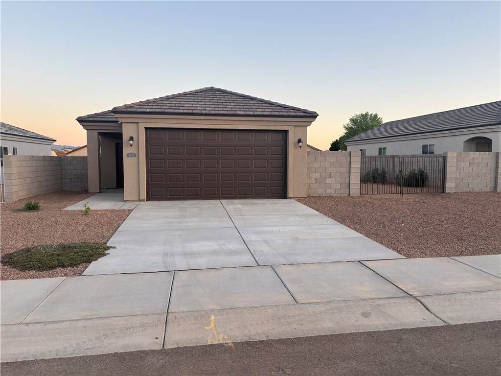 3276 Farm Crest Avenue - Photo 1