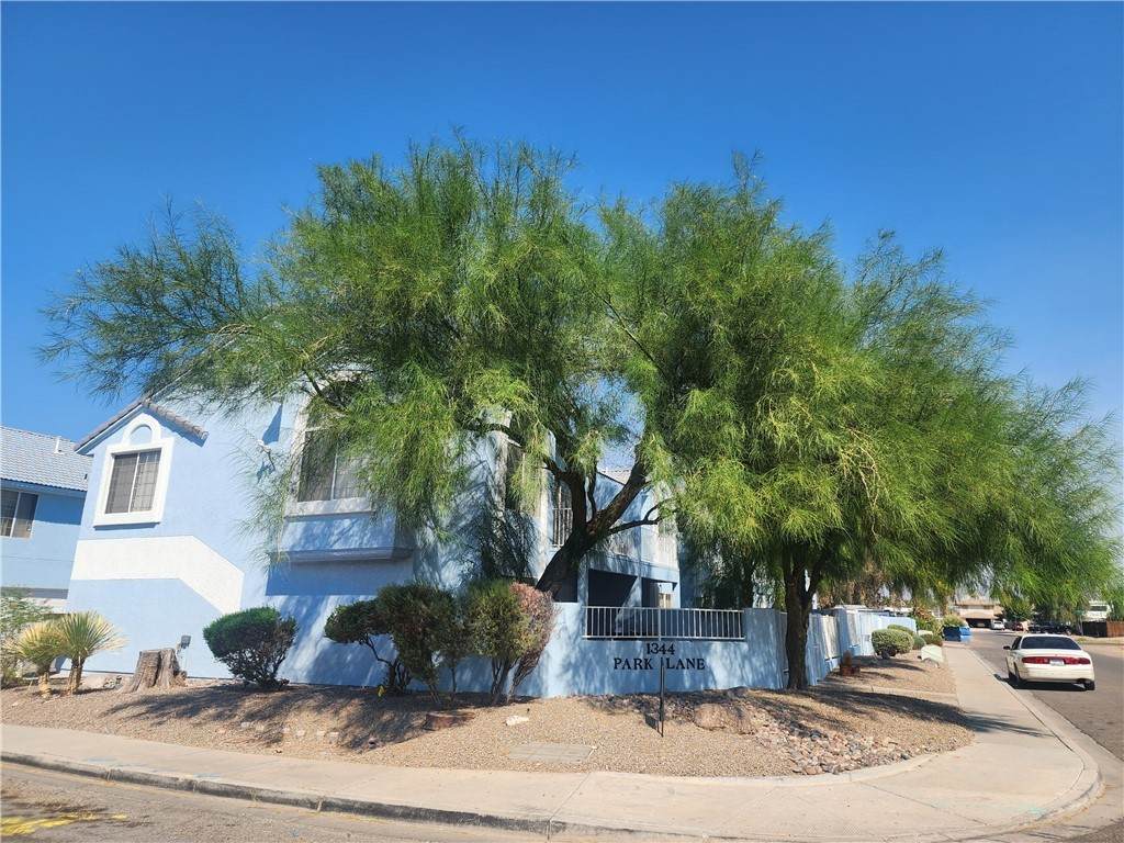 1344 Park Lane - Photo 1