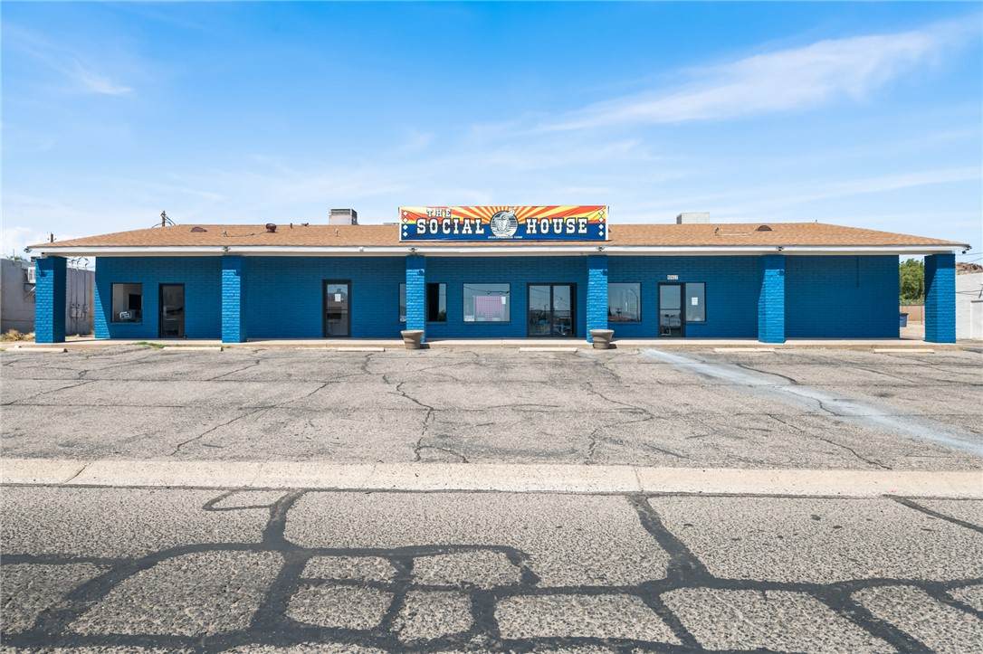 613 Hall Street - Photo 1