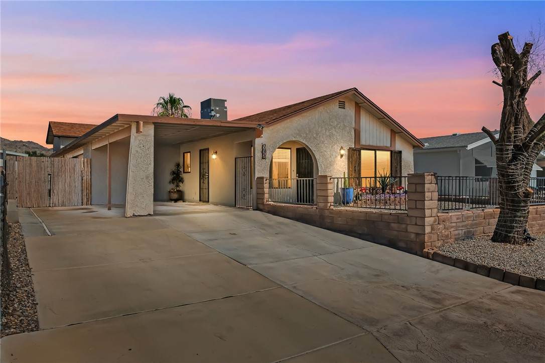 537 Roadrunner Drive - Photo 1