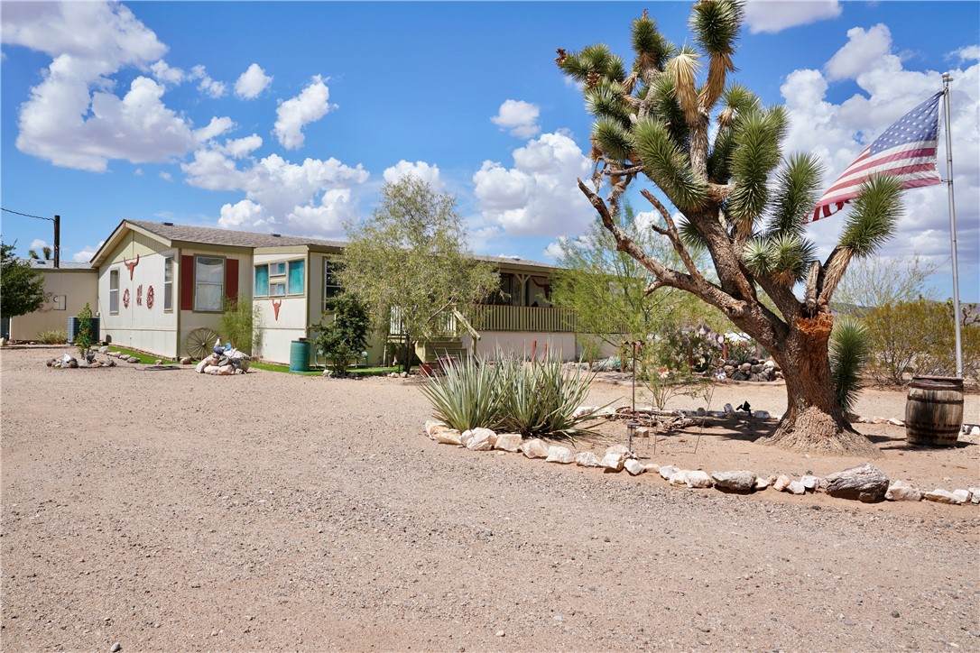 18901 Quesnel Drive - Photo 1