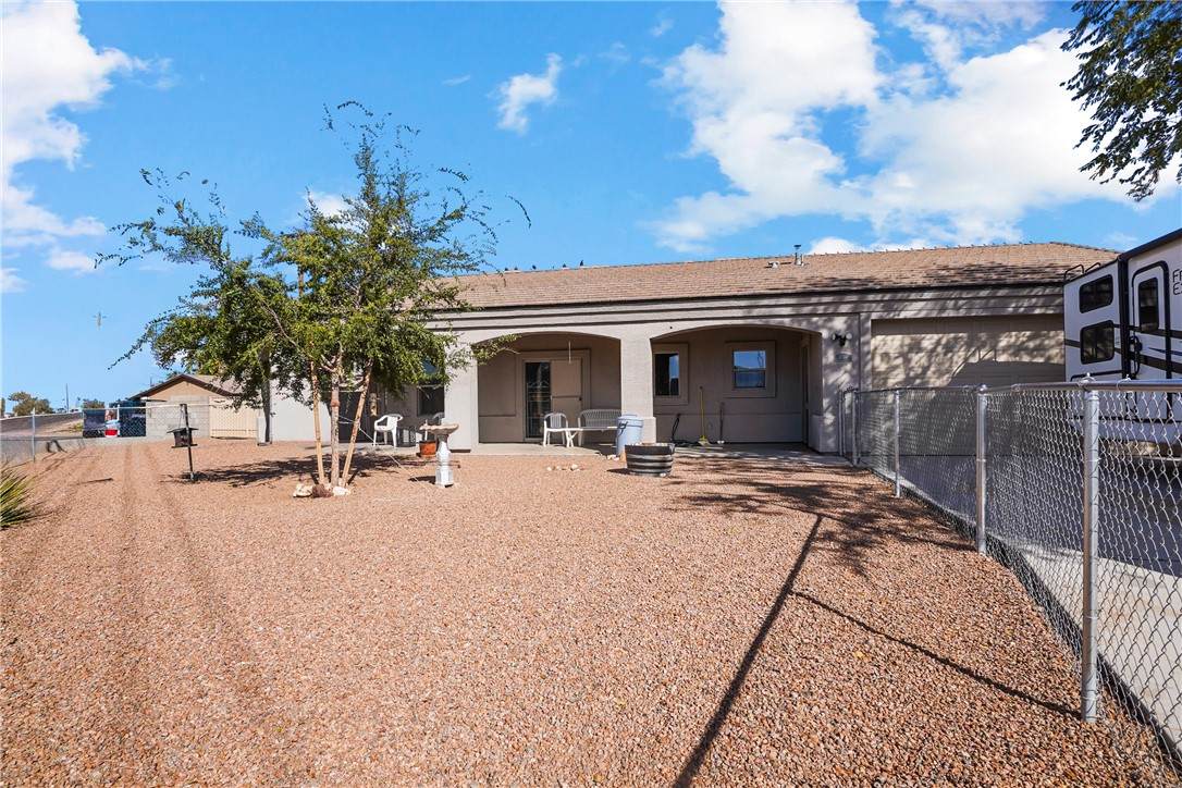 1098 Railroad Street - Photo 1