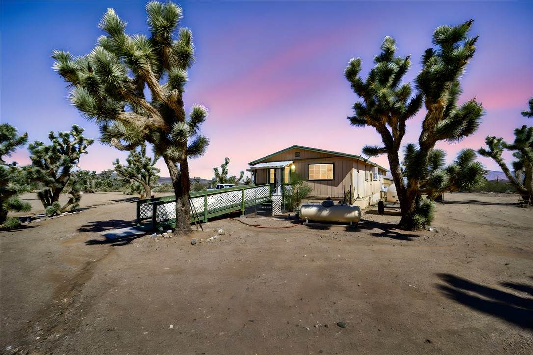 18852 Spur Drive - Photo 1