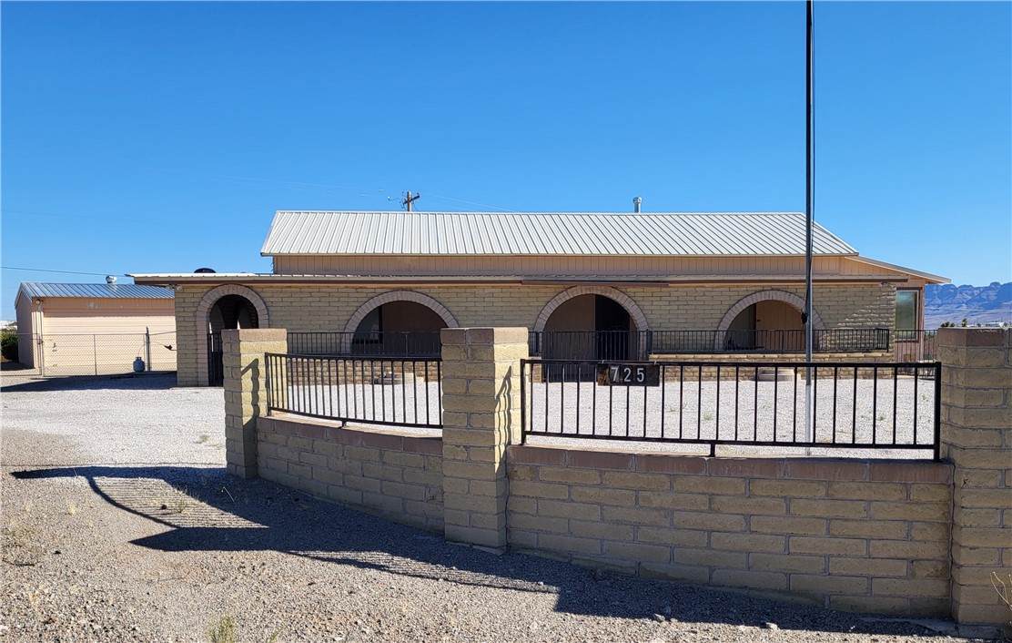 725 Queen Tut Drive - Photo 1