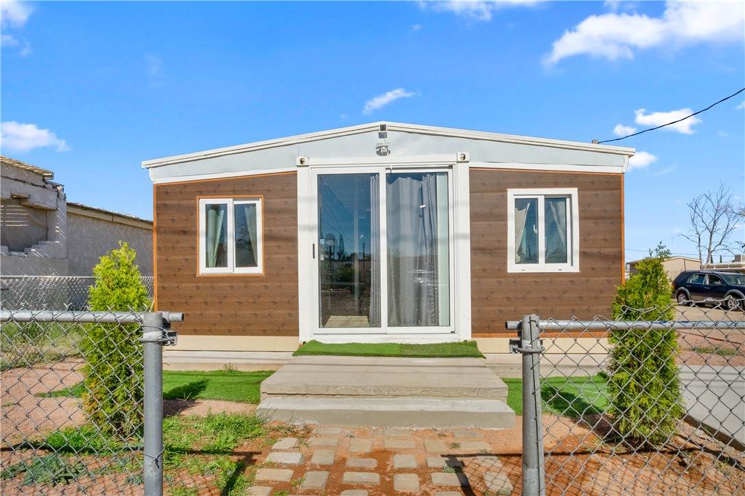 419 Beverly Avenue - Photo 1