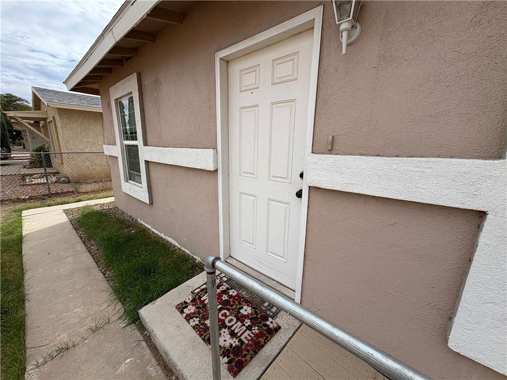 2036 Davis Avenue - Photo 1