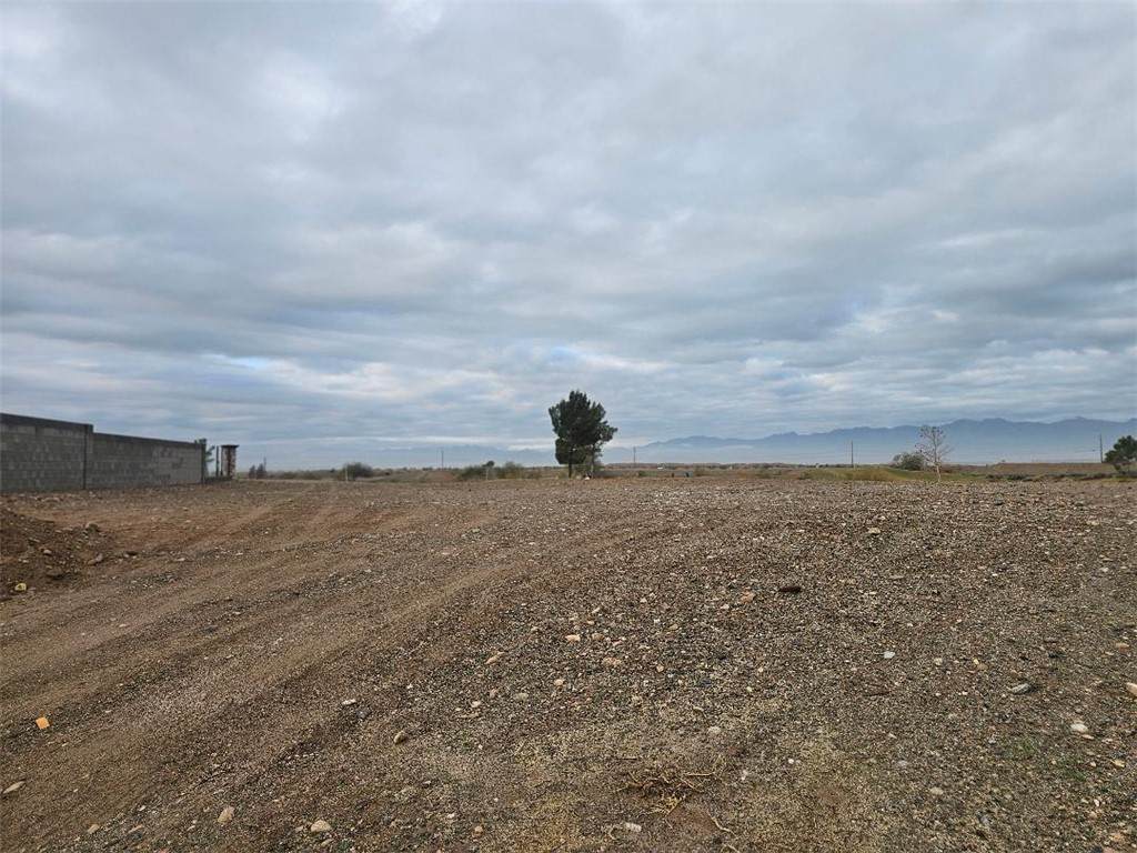 2098 E Calle Salamanca - Photo 1