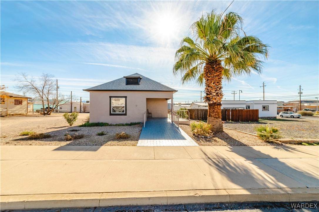 310 Oak Street - Photo 1