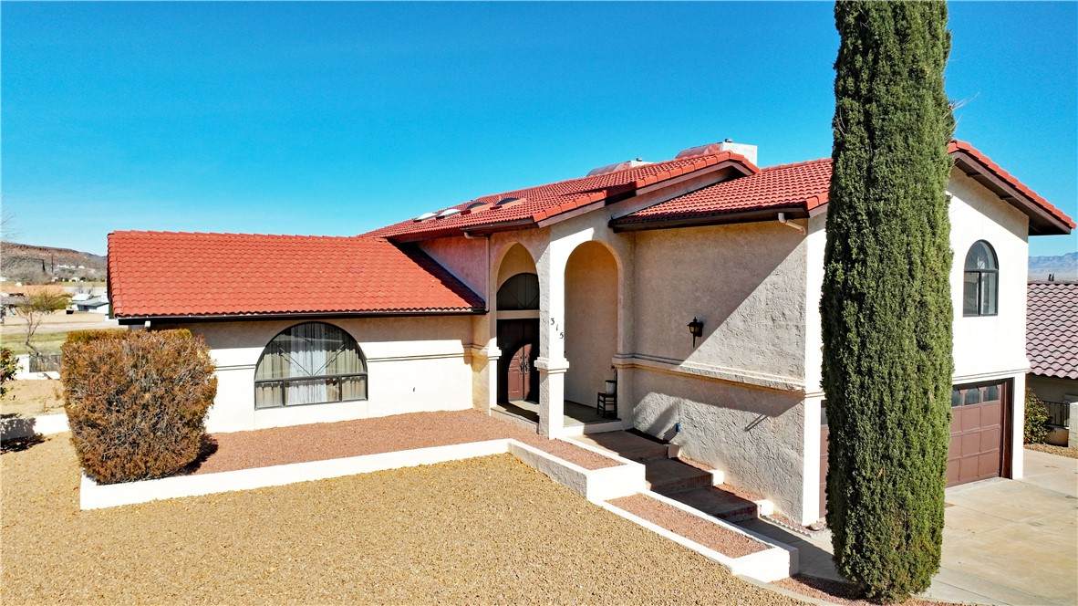 315 Greenway Drive - Photo 1