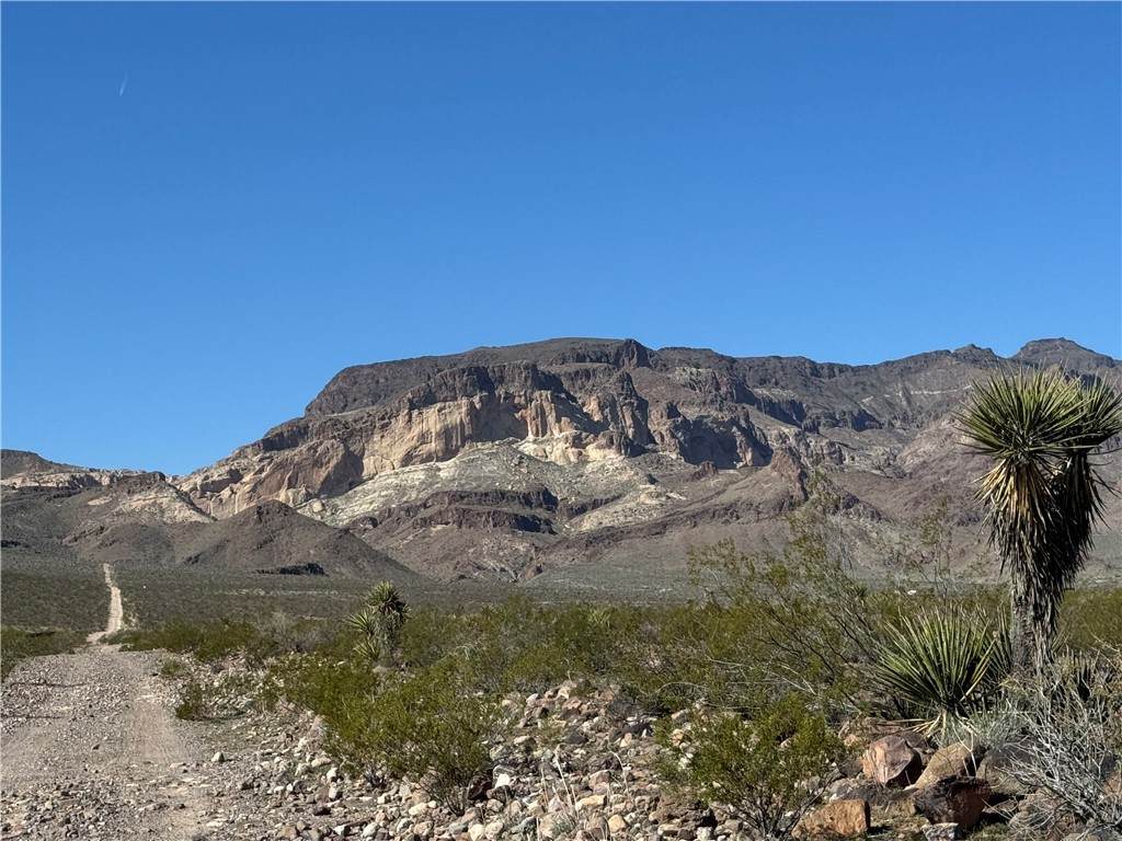 19101 Navajo Drive - Photo 1