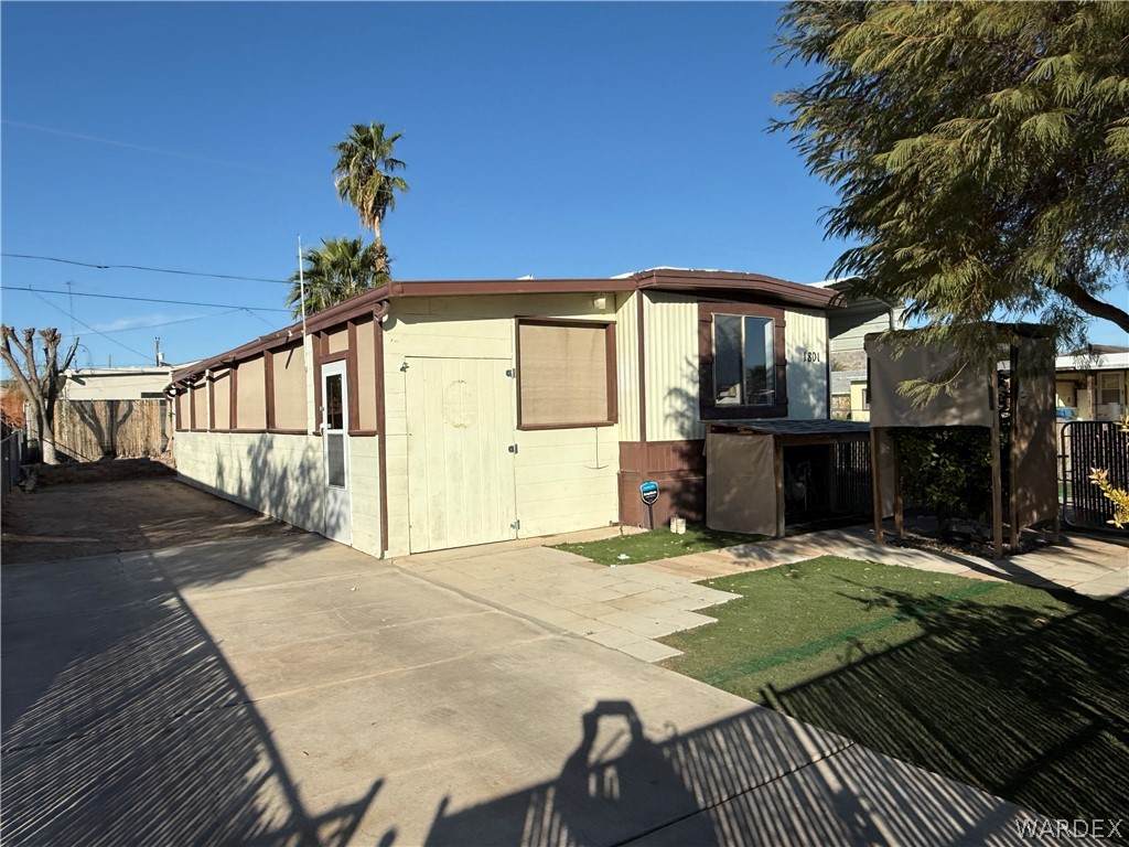 1801 Clearwater Drive - Photo 1