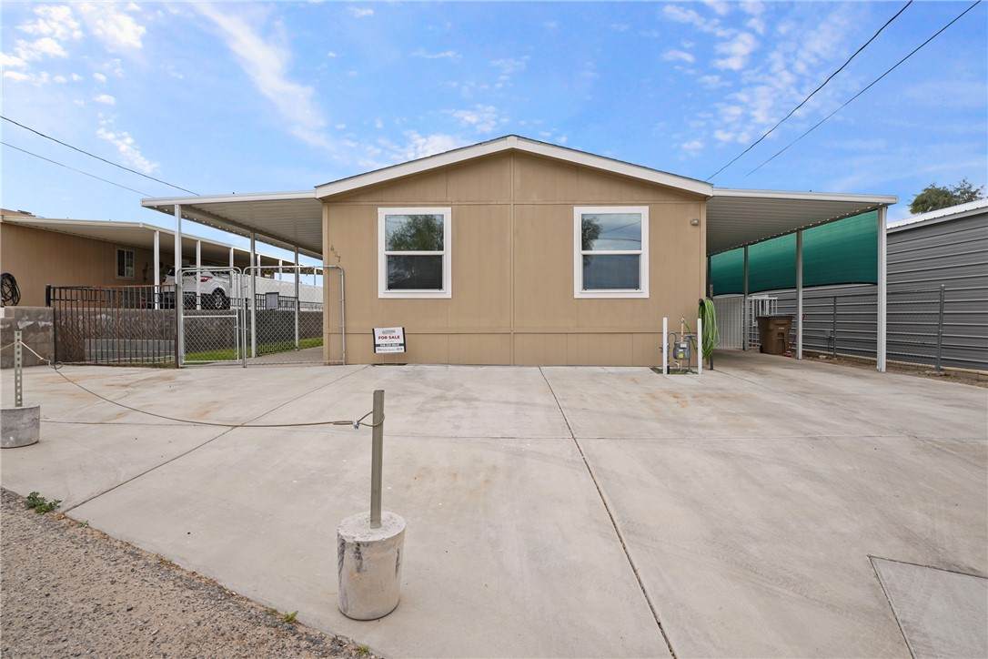 427 Bluewater Drive - Photo 1