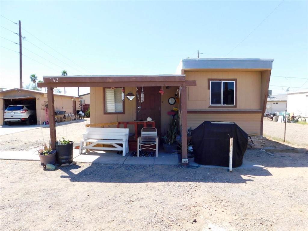 742 Primrose Lane - Photo 1