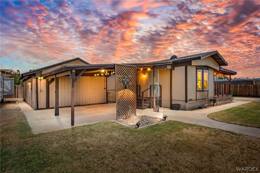 811 Safari Drive - Photo 1