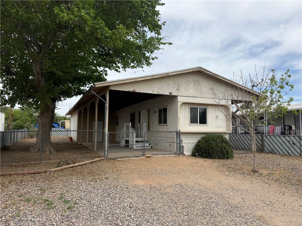 2915 Thompson Avenue - Photo 1