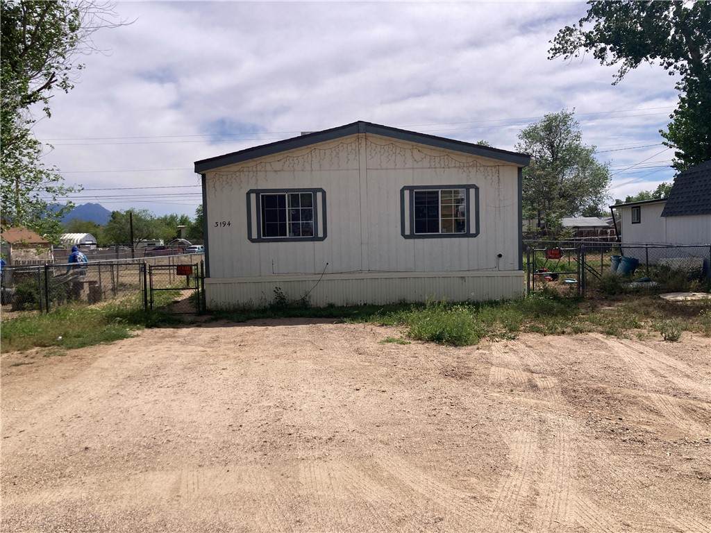 3194 Carver Ave - Photo 1