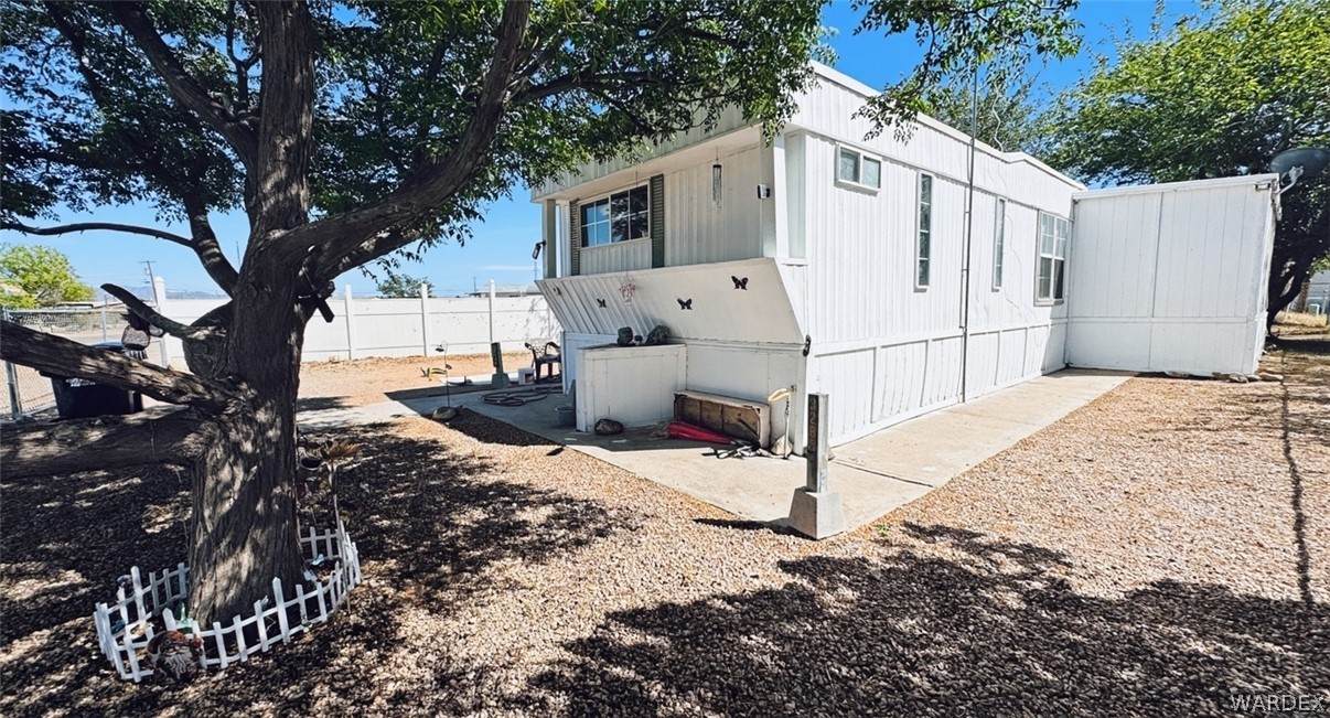 3286 Hearne Avenue - Photo 1