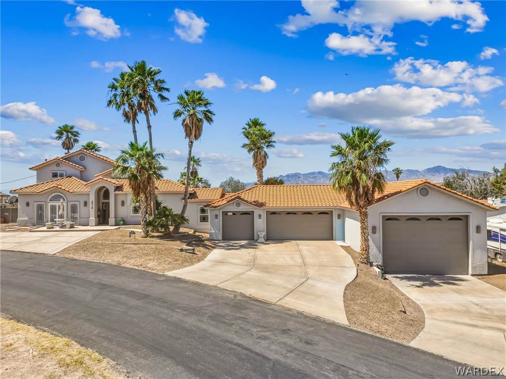 2519 Country Club Place - Photo 1