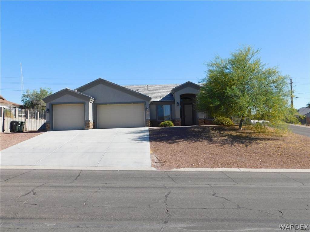 3370 South Ridge Avenue - Photo 1