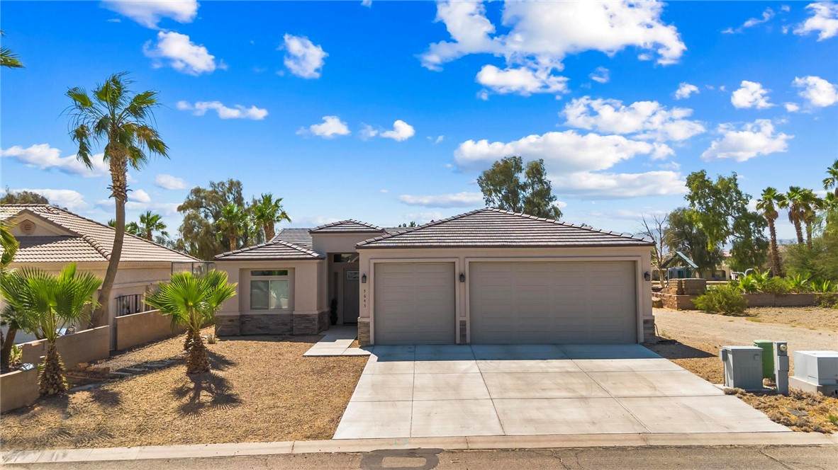 5643 Desert Lakes Drive - Photo 1