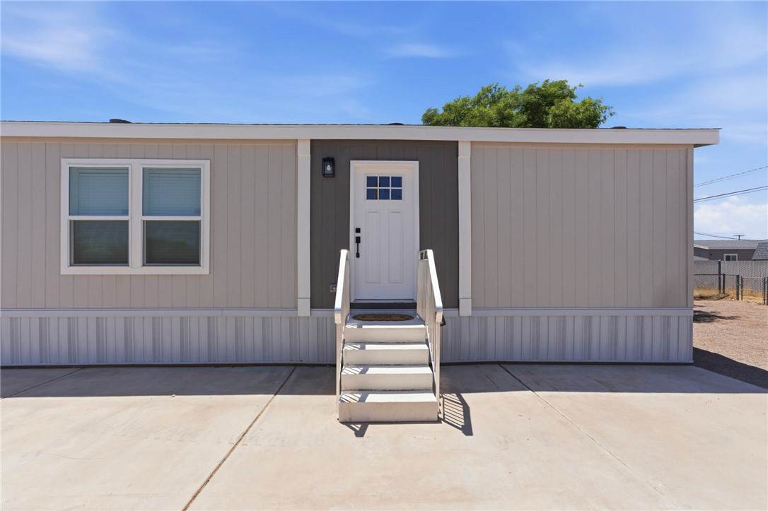2835 Hearne Avenue - Photo 1