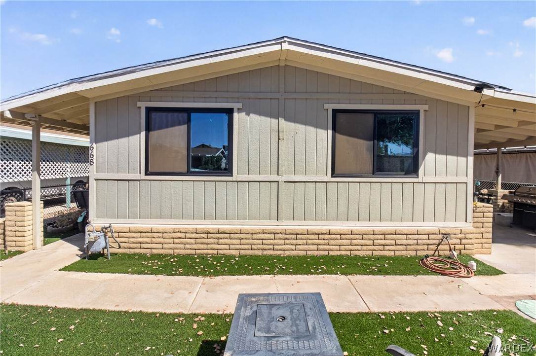668 Clearview Drive - Photo 1