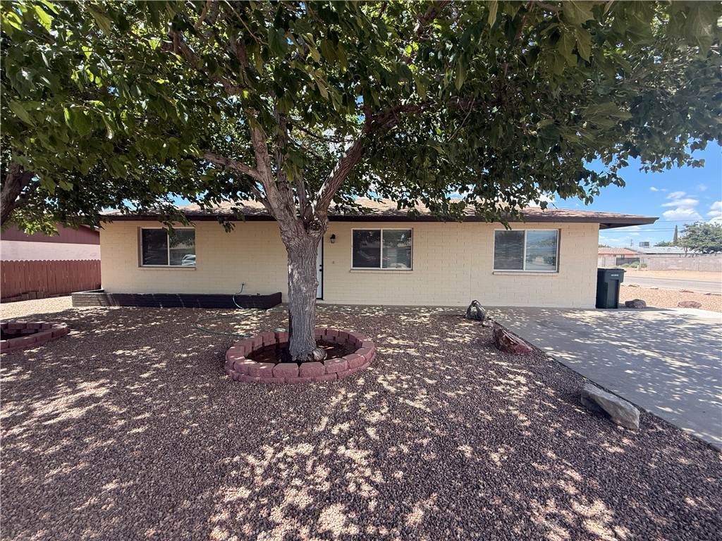 2737 Lillie Avenue - Photo 1