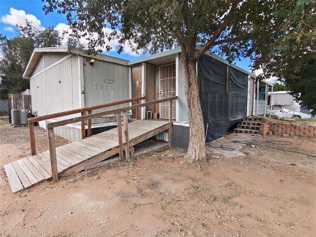 2855 Thompson Avenue - Photo 1