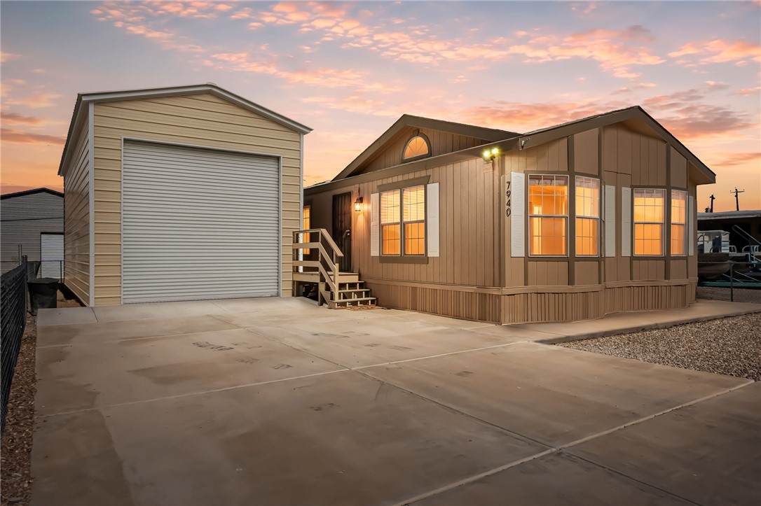 7940 Teal Street - Photo 1
