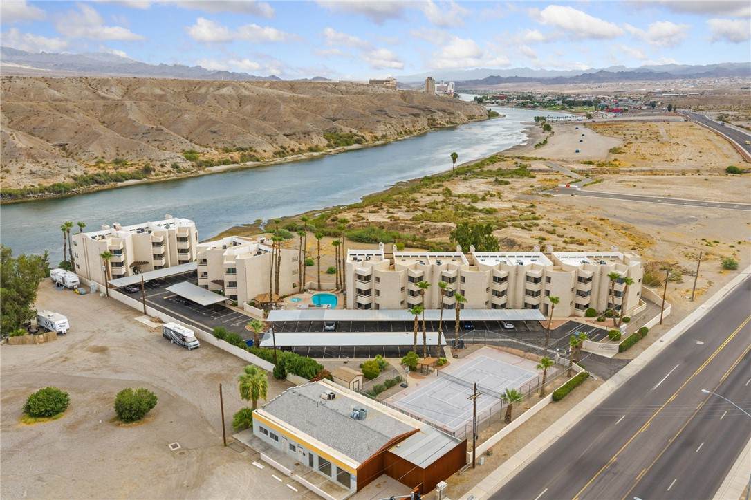 1611 Highway 95 - Photo 1